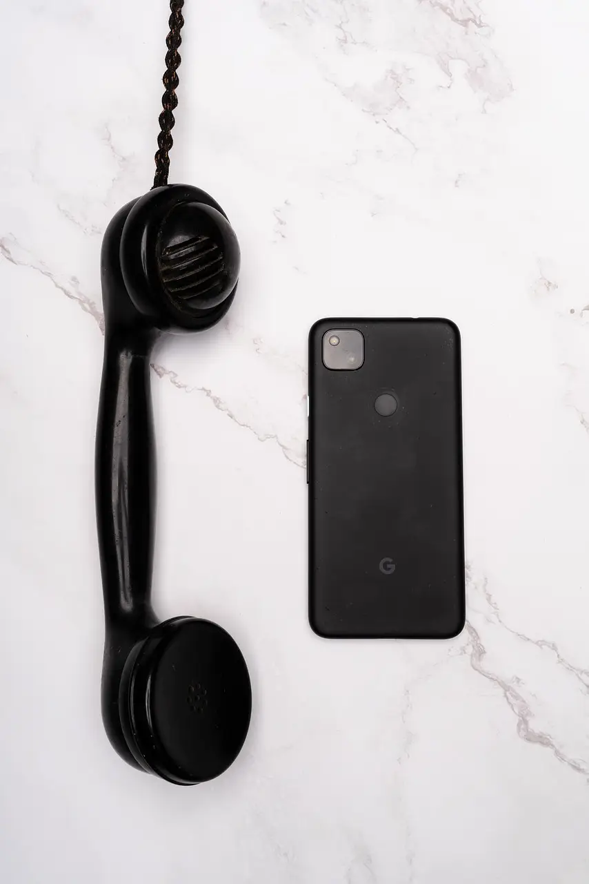 smartphone, mobile phone, cellphone, phone, vintage phone, retro, communication, contact, conversation, technology, old-fashioned